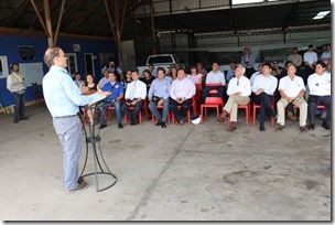 Ministro Undurraga y director nacional de aeropuertos visitan aeródromos de Angol y Curacautín  (3)