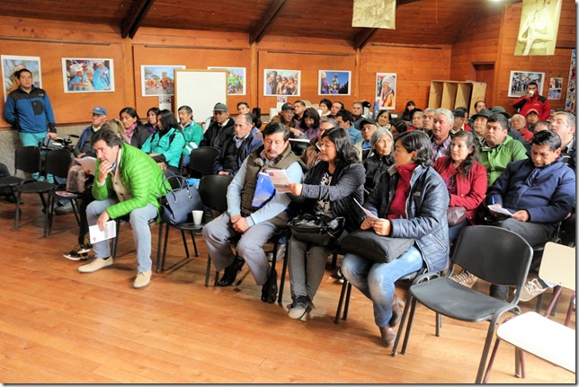 Comunidades Mapuche de Curarrehue abordaron ejecución de mejoramiento en 37 caminos  (4)