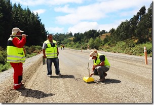 Terminados primeros 800 m de asfalto correspondiente a últimos 2,5 km del Camino Carahue – Puerto Do (3)