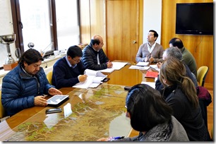 Director de Vialidad se reunió con alcalde y concejales de Galvarino para abordar temas viales de la comuna  (1)