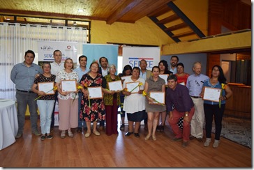 Vecinos de Villarrica se certifican en curso de cocina Mapuche