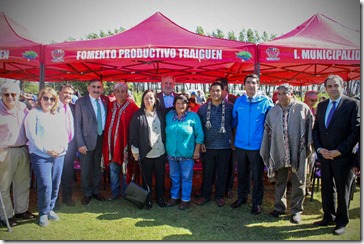 traiguen_intendente_firma_mensaje_proyecto_apr_02