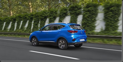 MG-ZS-EV-rear-dynamic-driving