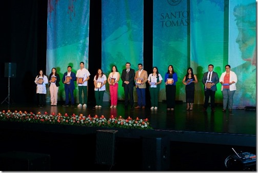 CFTIP Santo Tomás Temuco titula a cerca de 700 nuevos técnicos profesionales en solemne ceremonia en el Teatro Municipal