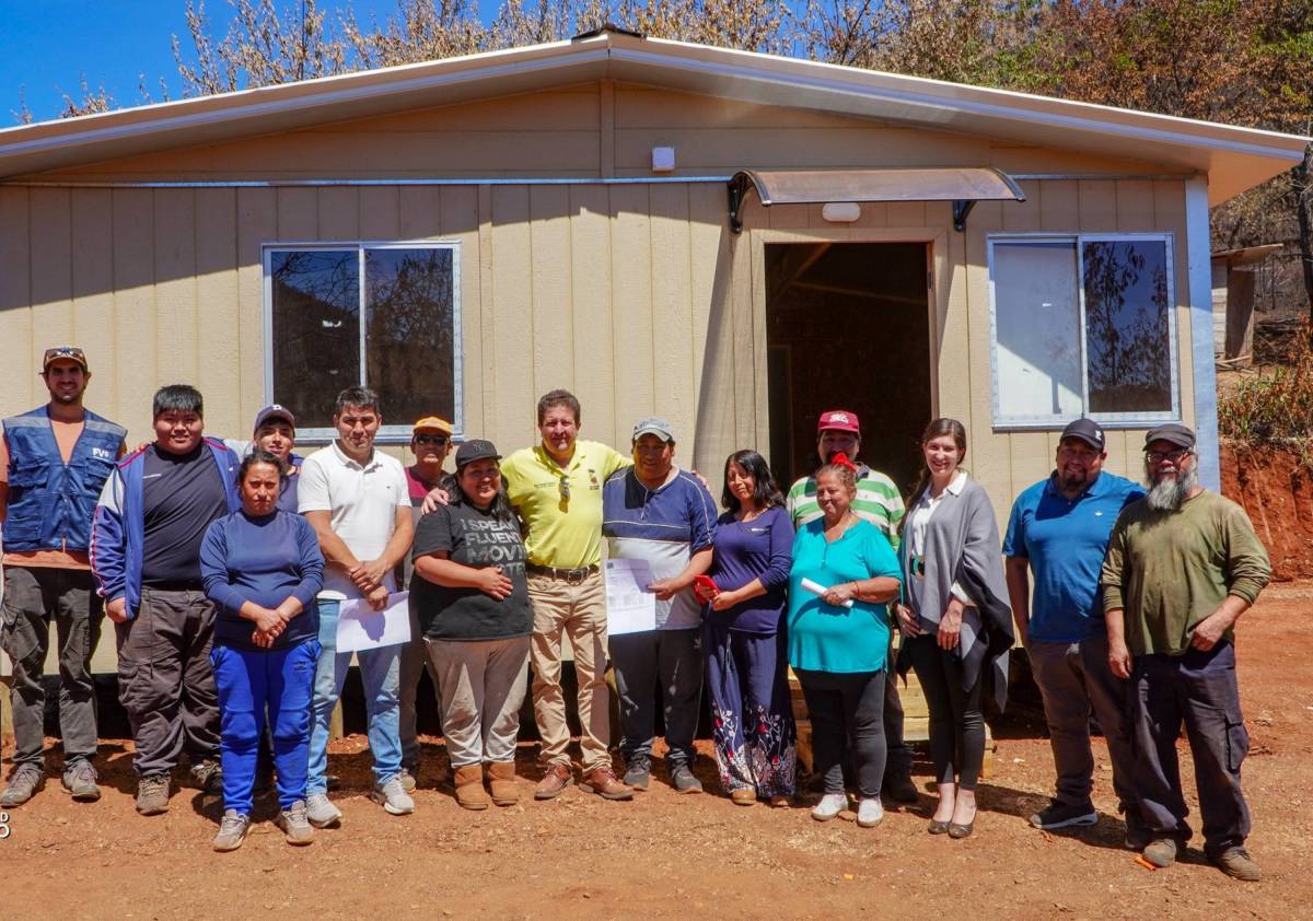 Avanza entrega de viviendas a damnificados por incendios en Lumaco