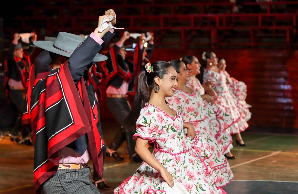 Éxito en Gala de Verano del Ballet Folclórico Municipal de Villarrica