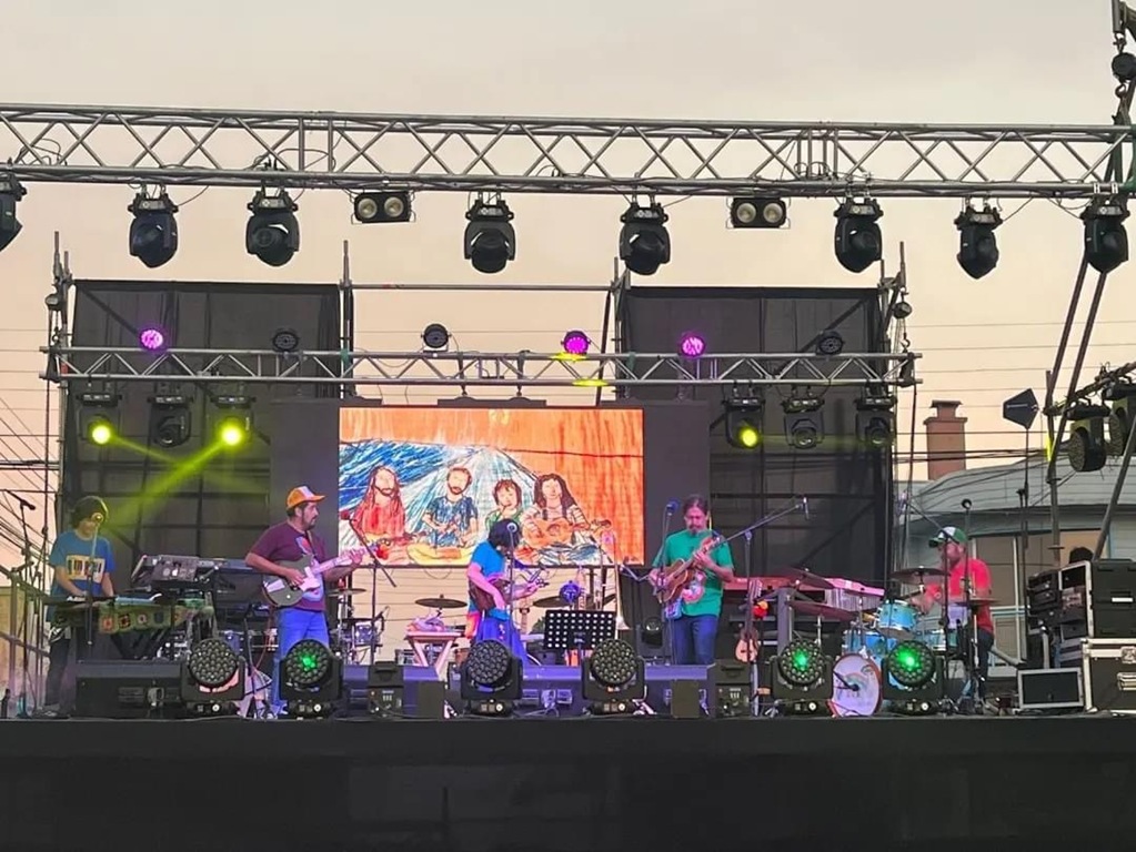 Banda Música en mi Jardín lleva su música a Villarrica