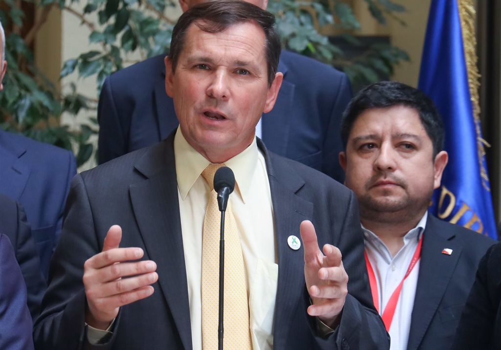 Diputado Rathgeb verifica protocolos por salmonella en cárcel de Angol