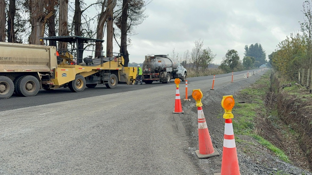 Avanza pavimentación en camino Huallepenco - Rinconada
