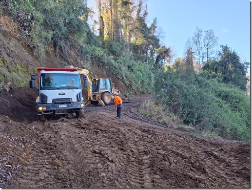 Municipalidad de Villarrica refuerza mantención de caminos rurales