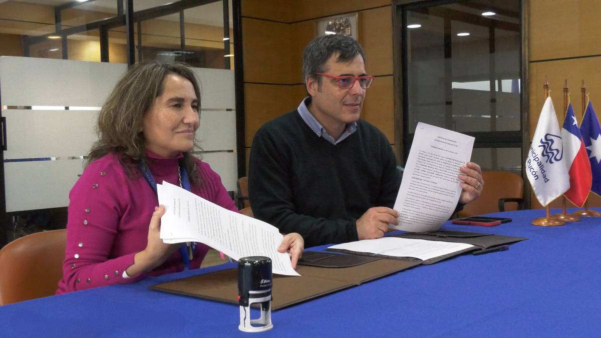 Municipalidad de Pucón firma convenio con Tesorería Regional de La Araucanía