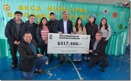 Municipalidad de Freire entrega aporte de 65 millones de pesos a estudiantes y organizaciones sociales