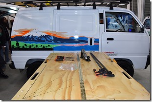 Estreno en Villarrica: taller de carpintería móvil con Suzuki Super Carry de 1997