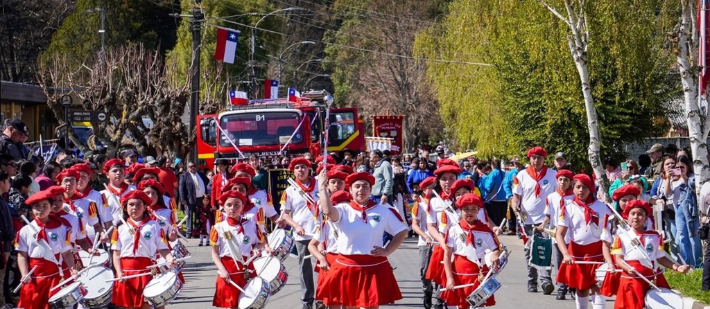 Lumaco celebra Fiestas Patrias con desfile multitudinario