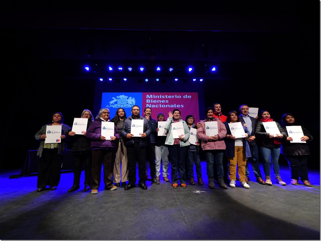 ENTREGA TÍTULOS PADRE LAS CASAS 2