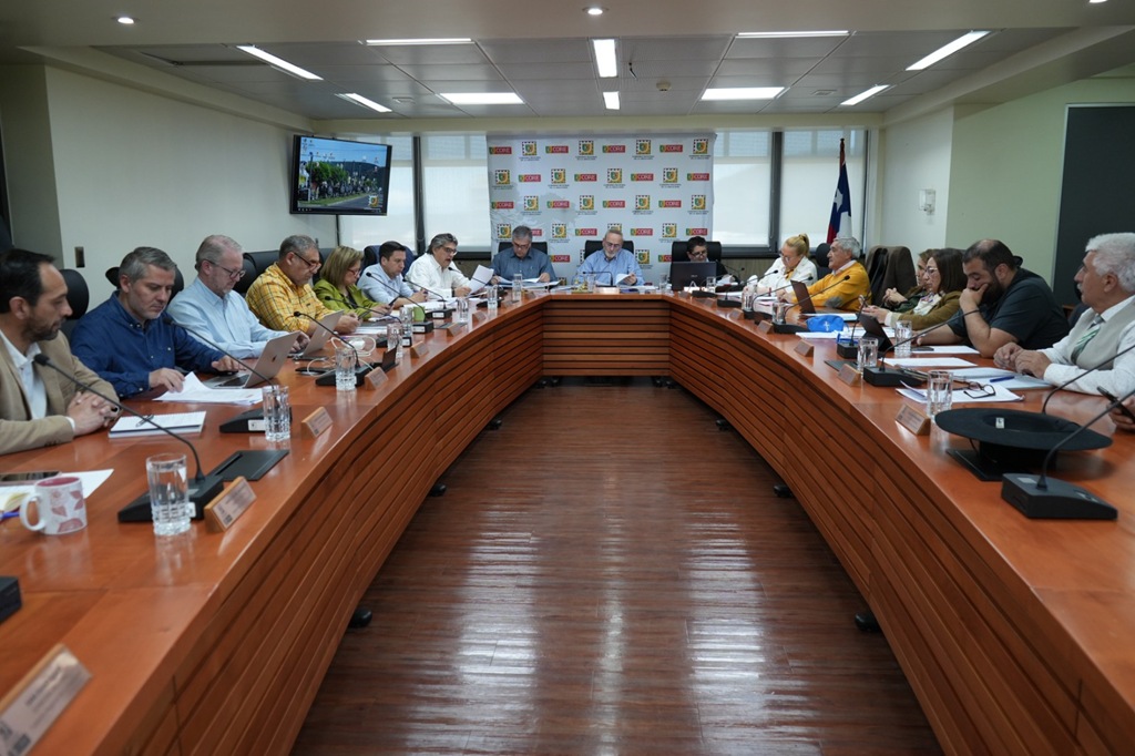 GORE Araucanía invertirá $1.516 millones en maquinaria vial en Cunco y Melipeuco