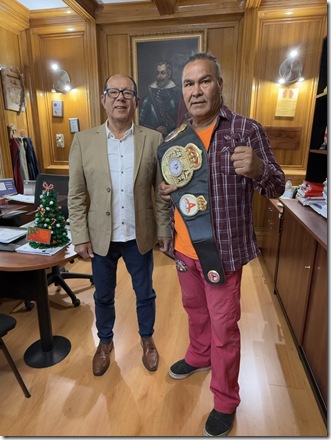 photo_5089148732795718536_y