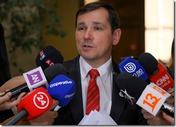 DIPUTADO RATHGEB AGRESI&Oacute;N A BOMBEROS