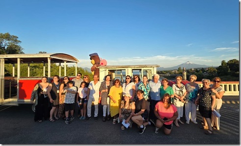 photo_5179307174444862473_y