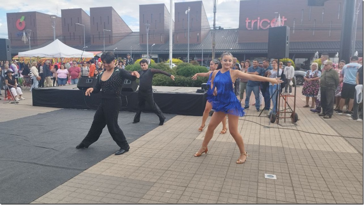 photo_4945166473957673925_y