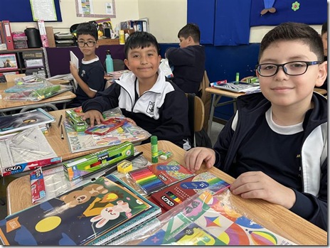 Entrega &uacute;tiles escolares (1)