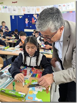 Entrega &uacute;tiles escolares (3)