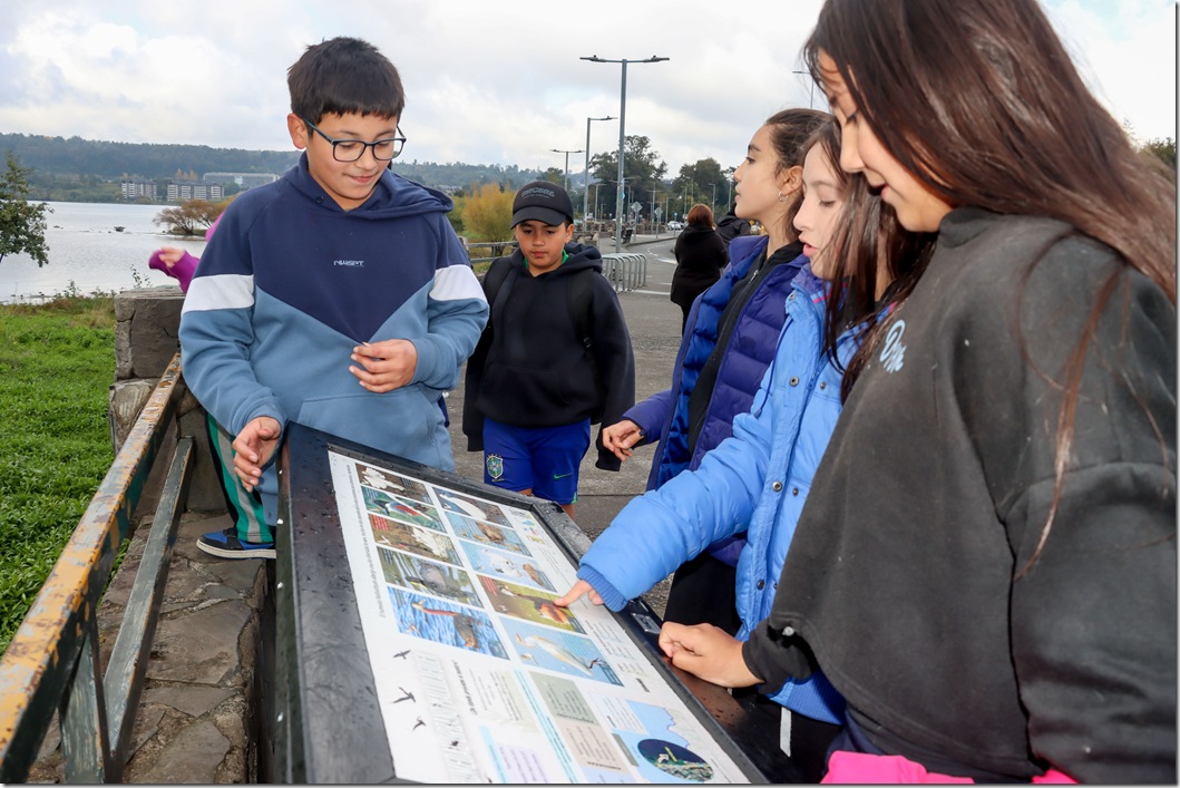 ESTUDIANTES EN HUMEDAL 2