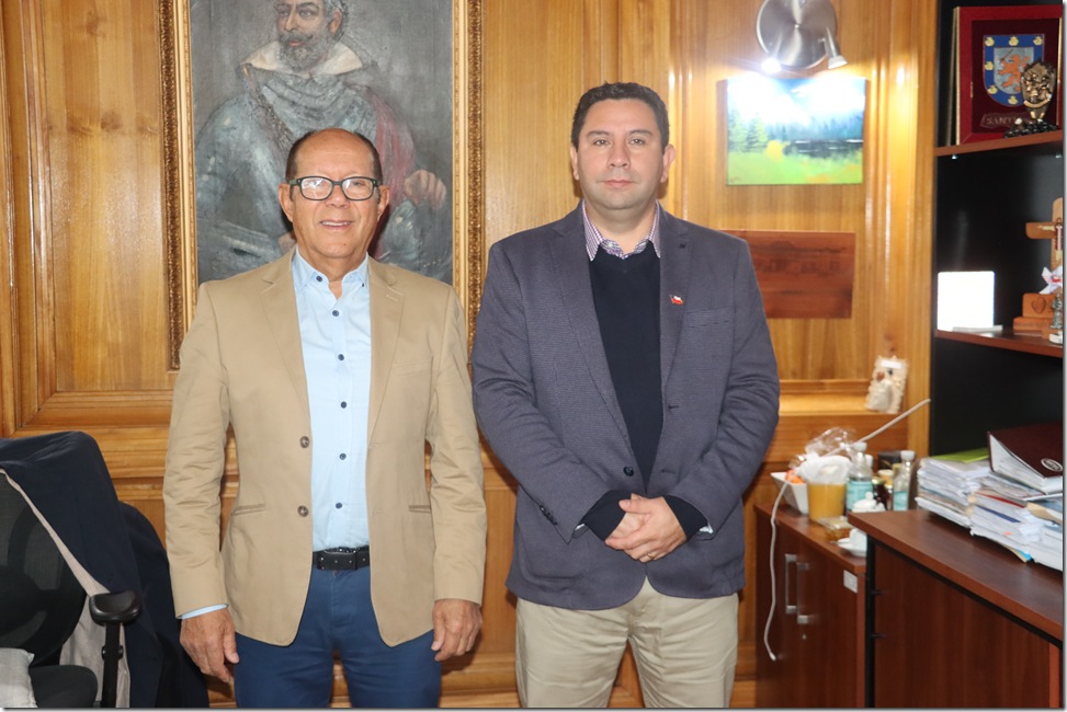 FOTO SEREMI MOP Y ALCALDE