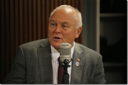 Senador Becker entrevista