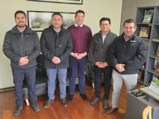 Fachada representativa de una planta de revisión técnica moderna en Chile