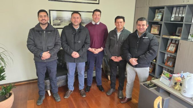 Fachada representativa de una planta de revisión técnica moderna en Chile