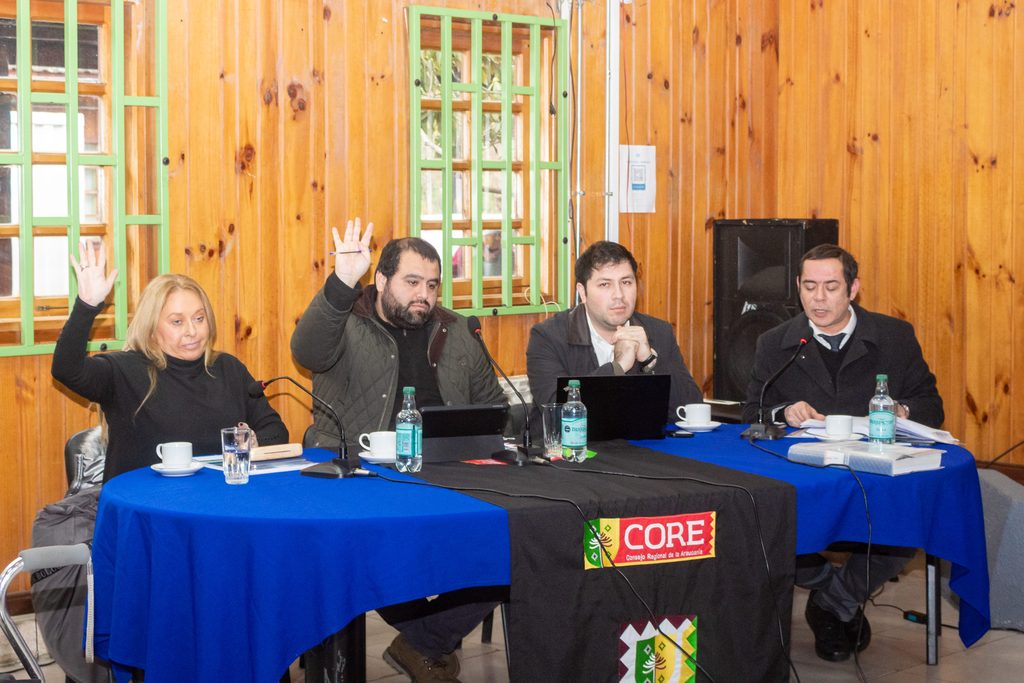 Emprendedores locales de Teodoro Schmidt participando en una feria de fomento productivo.