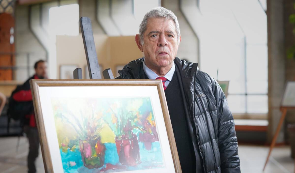 Obras en acuarela del artista Carlos Browne expuestas en el foyer del Teatro Municipal de Temuco