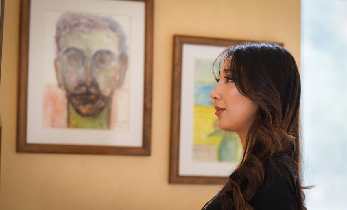 Obras en acuarela del artista Carlos Browne expuestas en el foyer del Teatro Municipal de Temuco