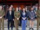 La General Inspector María Teresa Araya junto al alcalde de Villarrica durante una reunión de coordinación de seguridad.