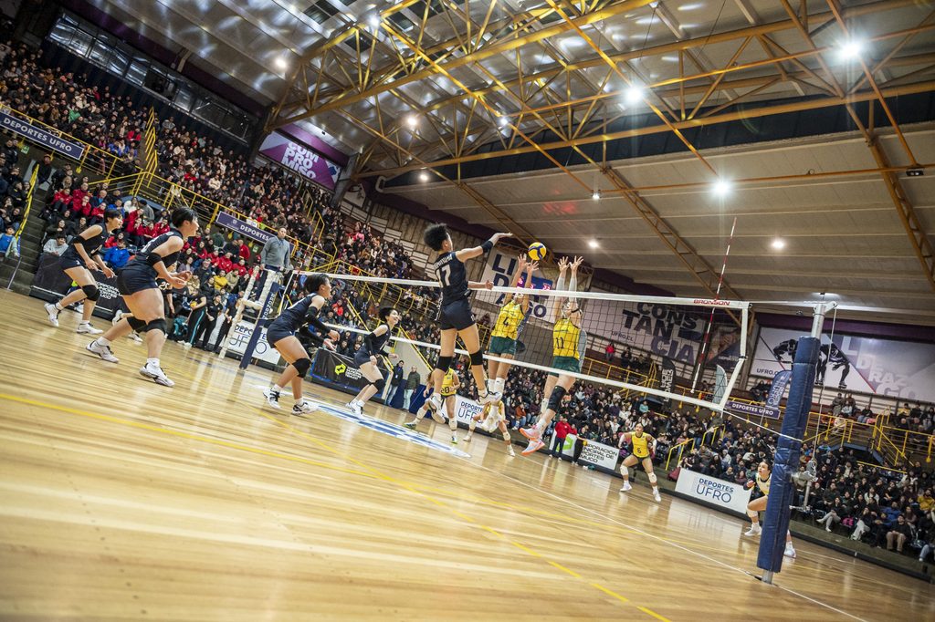 Partidos de voleibol femenino internacional en el Gimnasio Olímpico de la Universidad de La Frontera