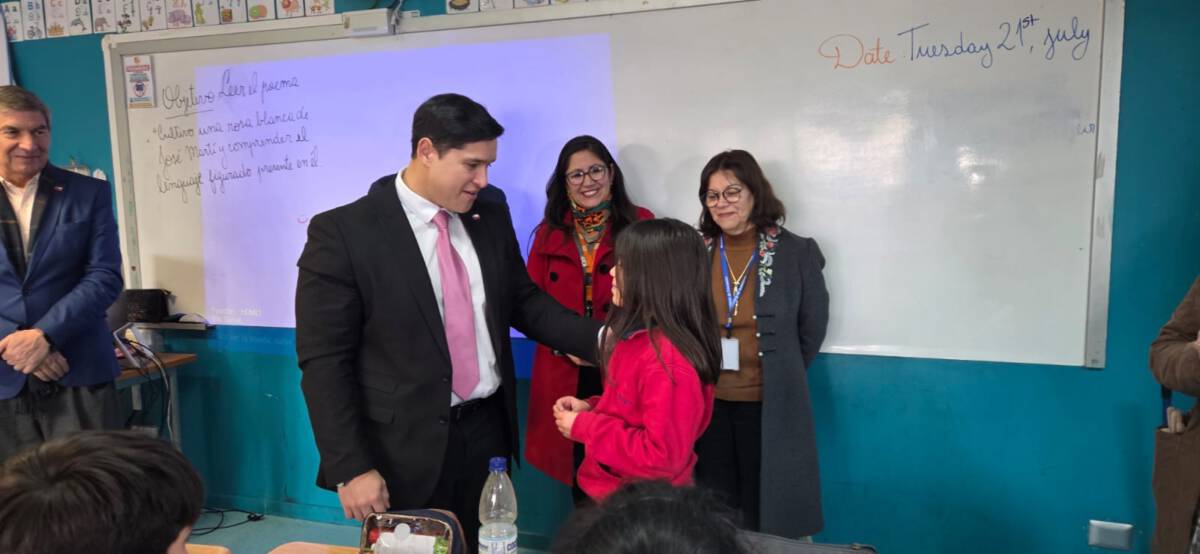 Autoridades educativas en el lanzamiento de Chile Aprende y Avanza en un colegio de La Araucanía