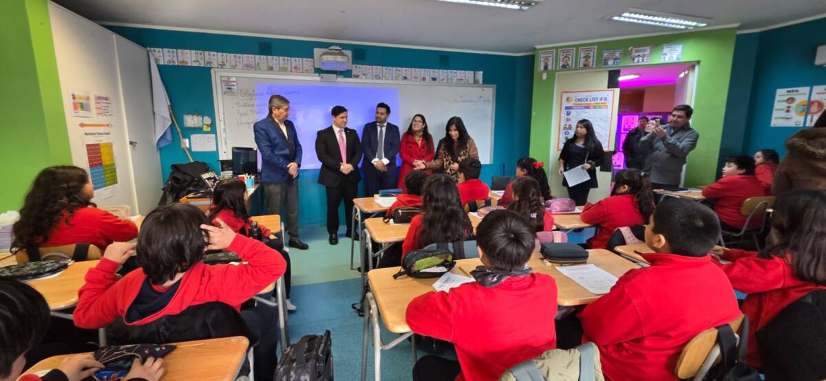 Autoridades educativas en el lanzamiento de Chile Aprende y Avanza en un colegio de La Araucanía