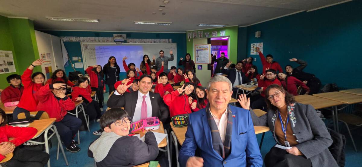 Autoridades educativas en el lanzamiento de Chile Aprende y Avanza en un colegio de La Araucanía