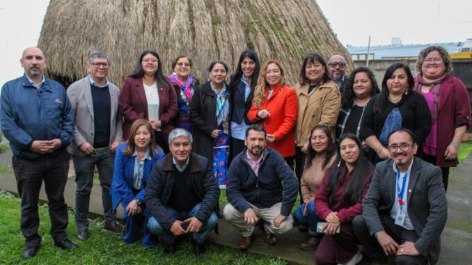 Ministra de Ciencia junto a emprendedoras mapuche en el Centro de Desarrollo de Negocios Inakeyu de Sercotec.