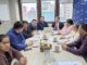 El diputado Juan Carlos Beltrán junto a autoridades y dirigentes sociales en reunión con el MOP para evaluar la Ruta R-400