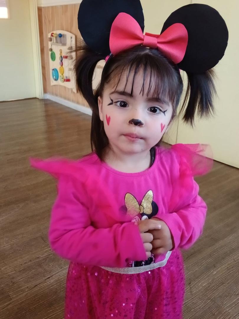 Niños y niñas participando en actividades pedagógicas lúdicas en la Sala Cuna Las Araucanas de Villarrica