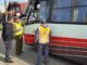 Autoridades realizando fiscalización de vehículos en las calles de Temuco junto a Carabineros de Chile