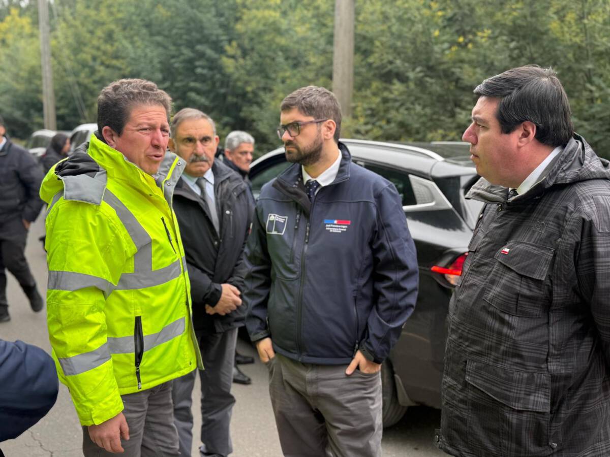Subsecretario General de Gobierno José Francisco Lagos recorriendo zonas afectadas por el temporal en La Araucanía.