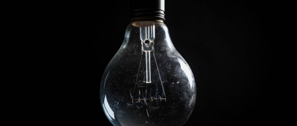 Vecinos de Villa El Retiro en Temuco protestan por la falta de luz y agua potable tras prolongado corte.