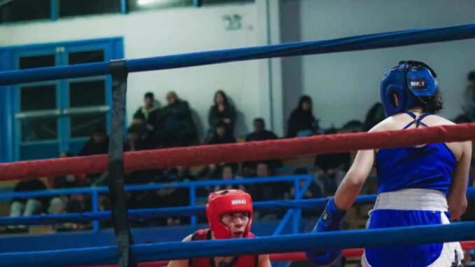 Tres boxeadores del Club Temuk.o entrenando para el Mundial Amateur WBC en México