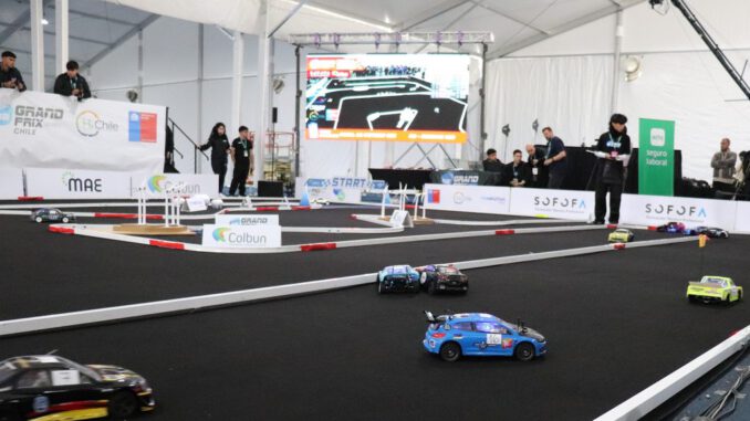 Estudiantes del Liceo Industrial de Temuco preparan sus autos a hidrógeno para la final nacional del H2 Grand Prix