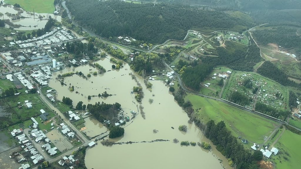 Autoridades chilenas realizan sobrevuelo en La Araucanía para evaluar los daños agrícolas causados por fuertes lluvias