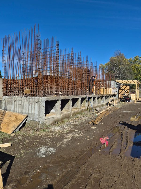 Obras de construcción de nuevos nichos en el Cementerio Municipal de Villarrica