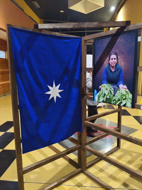 Exposición fotográfica Imágenes que remiten a sus raíces del artista mapuche Rafael Railaf en el Centro Cultural de Lautaro